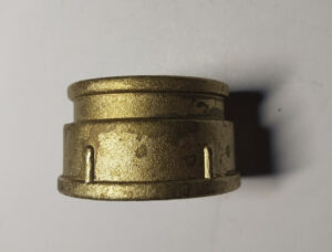 Муфта латунна 2″ В × 1 1/4″ В (внутрішня/внутрішня)